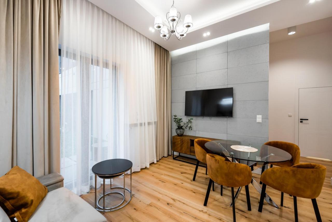 Zlota Sophisticated Apartment Warsaw Exterior photo