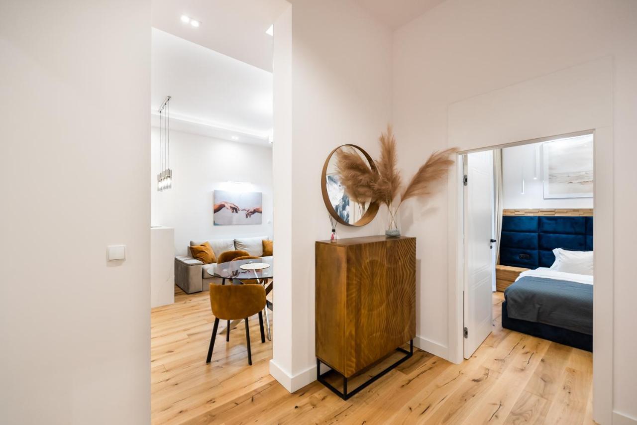 Zlota Sophisticated Apartment Warsaw Exterior photo