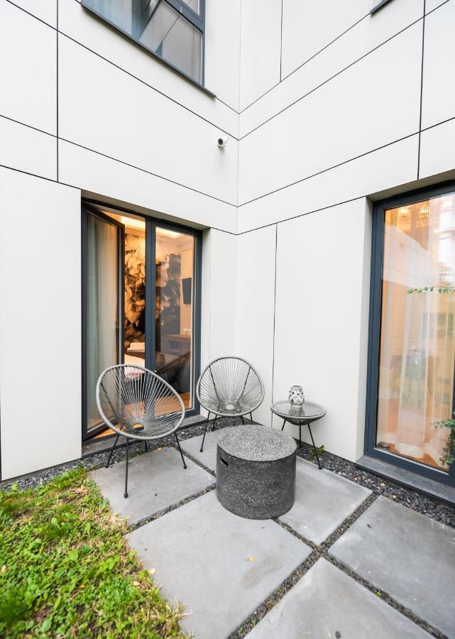 Zlota Sophisticated Apartment Warsaw Exterior photo